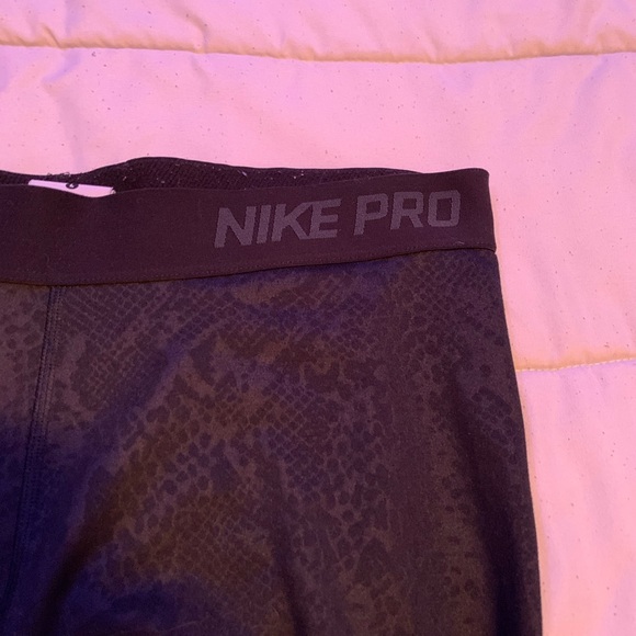 Nike Pro Leggings - Picture 3 of 6